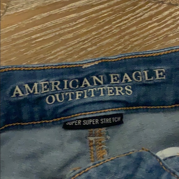 Great condition American Eagle jean shorts - Picture 2 of 3